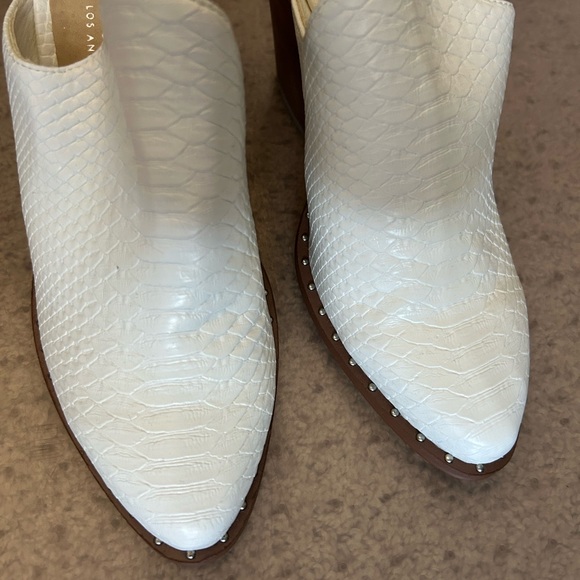 Chinese Laundry Kingston Snake Embossed Block Heel Mule - Picture 7 of 7